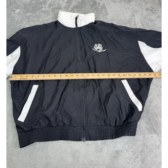 Nike Air Jordan Black and White Windbreaker Jacket - Picture 12 of 15